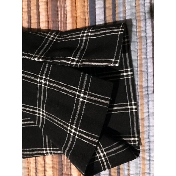 Straight Leg Checkered Pants - Picture 6 of 6